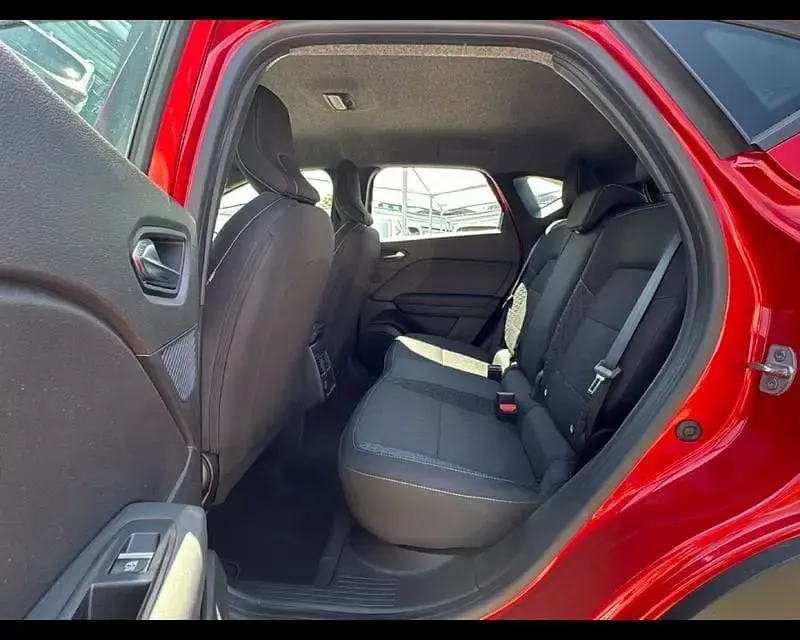 Usata Renault Captur Evolution 101 CV (74 kW) 2025 Rosso SUV