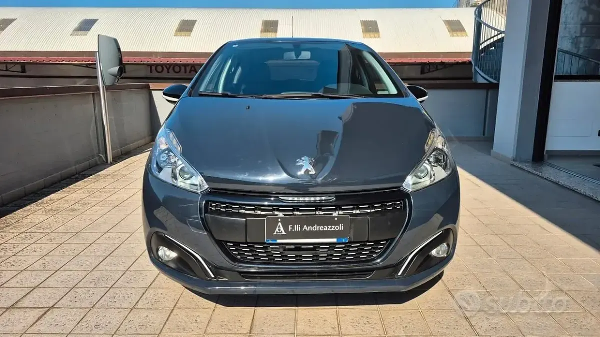 Usata Peugeot 208 82 CV (60 kW) 2018 Nero Utilitaria