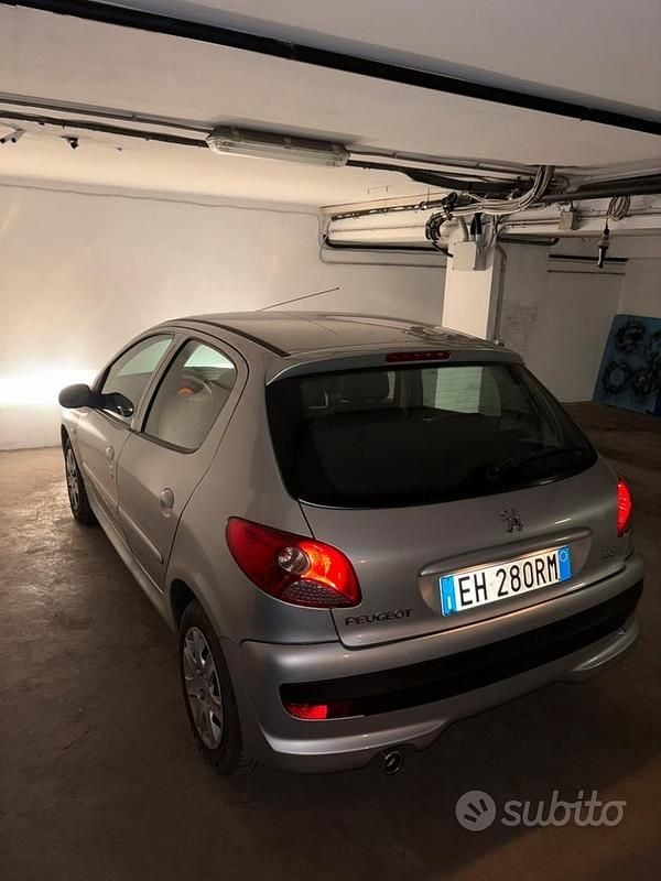 Usata Peugeot 206+ 68 CV (50 kW) 2011 Grigio Utilitaria