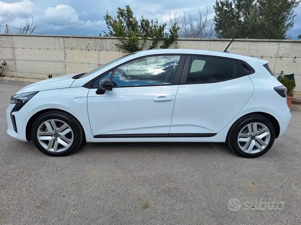 Usata Renault Clio V Evolution 91 CV (66 kW) 2025 Bianco Berlina