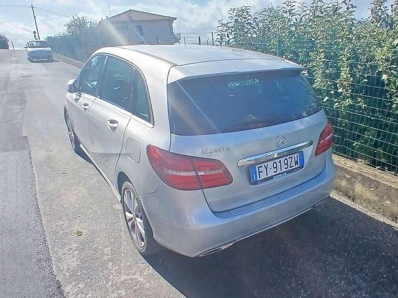 Grigio Usata 2019 Mercedes B200 Premium Monovolume | 20.000 € (Ottimo prezzo) - Immagine 1/4