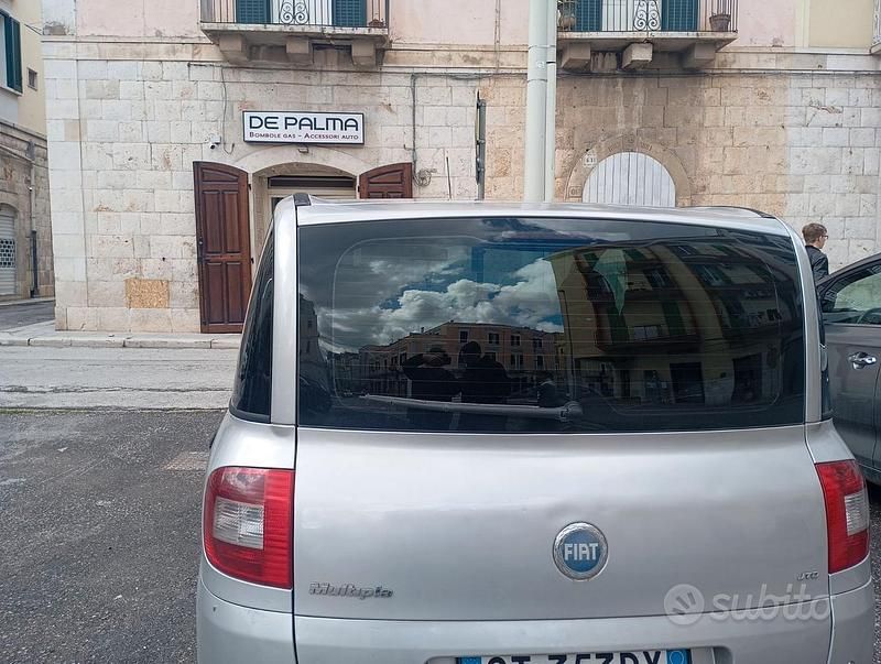 Usata Fiat Multipla 120 CV (88 kW) 2005 Grigio Monovolume
