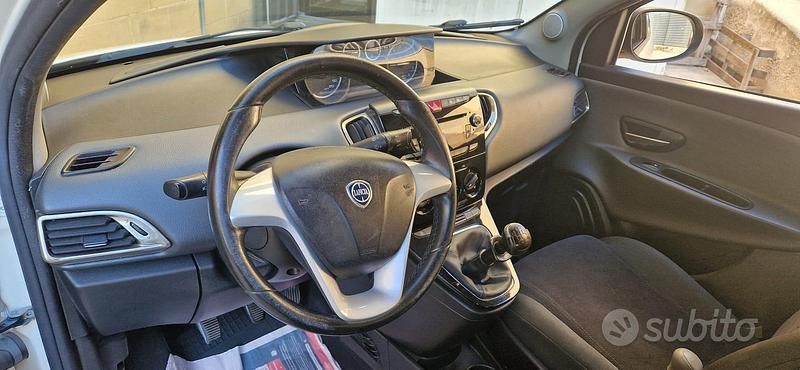 Usata Lancia Ypsilon 85 CV (62 kW) 2013 Utilitaria