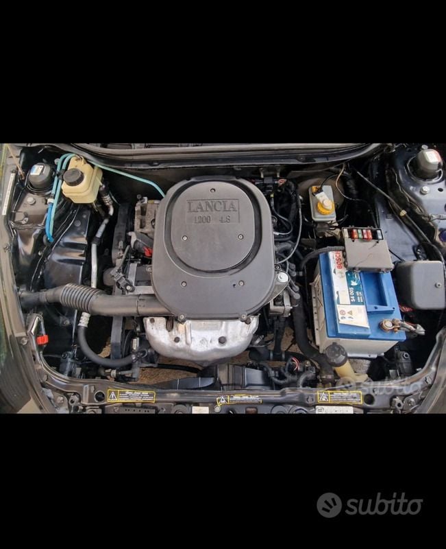 Usata Lancia Ypsilon 80 CV (58 kW) 2001 Nero Utilitaria