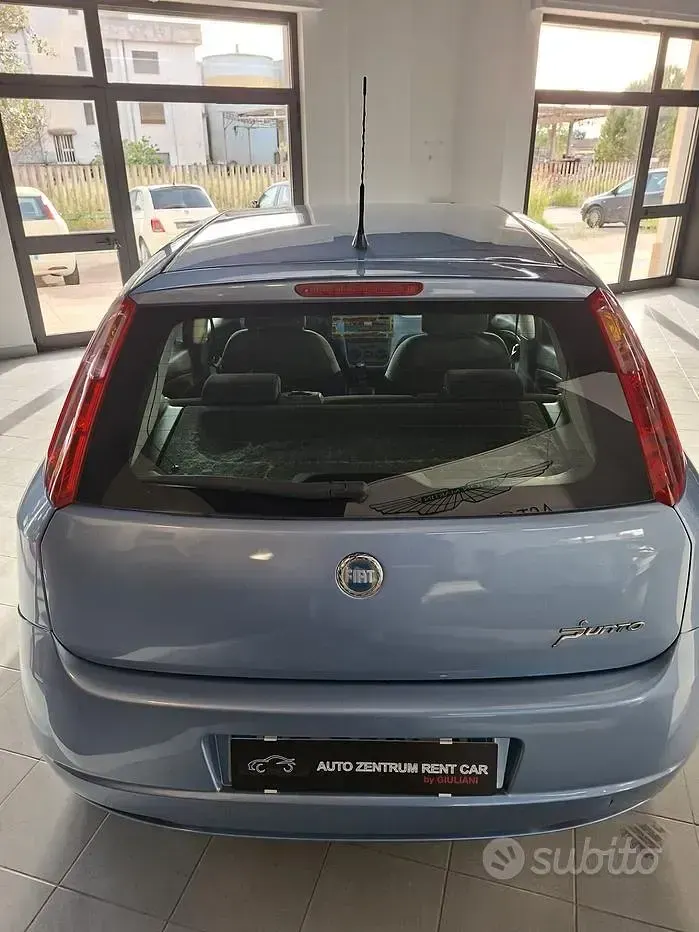 Usata Fiat Grande Punto Dynamic 65 CV (47 kW) 2006 Blu Utilitaria