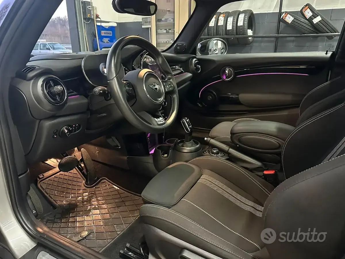Usata Mini Cooper S 178 CV (130 kW) 2022 Grigio Utilitaria