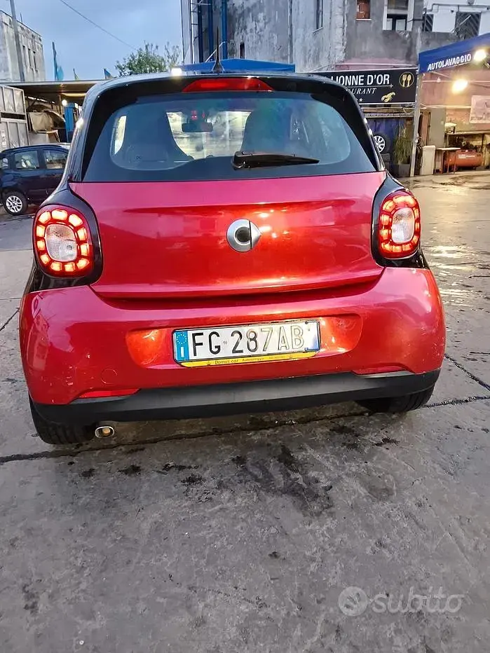 Usata Smart ForFour 71 CV (52 kW) 2016 Rosso Utilitaria
