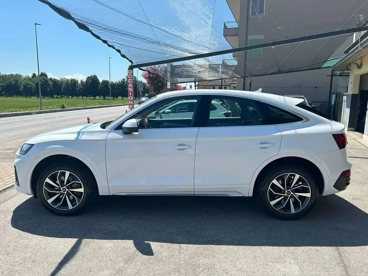 Usata Audi Q5 Sportback Ambiente 204 CV (150 kW) 2021 Bianco SUV