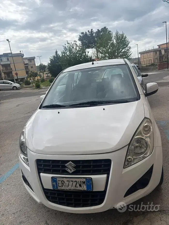 Usata Suzuki Splash 68 CV (50 kW) 2013 Bianco Utilitaria