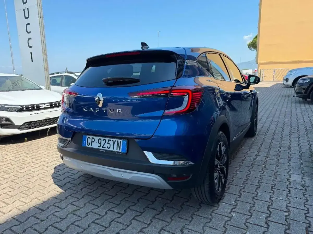 Usata Renault Captur Techno 91 CV (66 kW) 2023 Blu/azzurro SUV