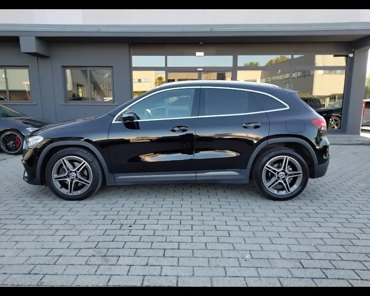 Usata Mercedes GLA200 Premium 150 CV (110 kW) 2023 Nero SUV