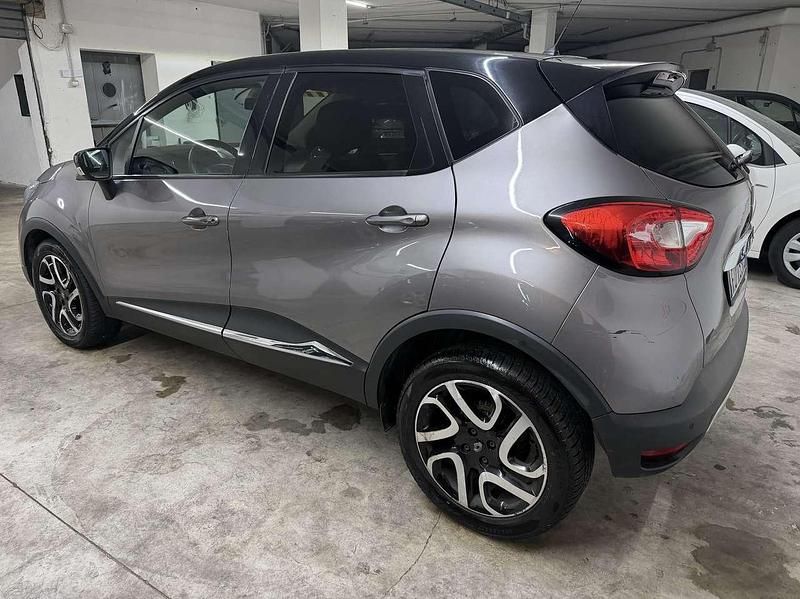 Usata Renault Captur 110 CV (80 kW) 2016 Grigio SUV