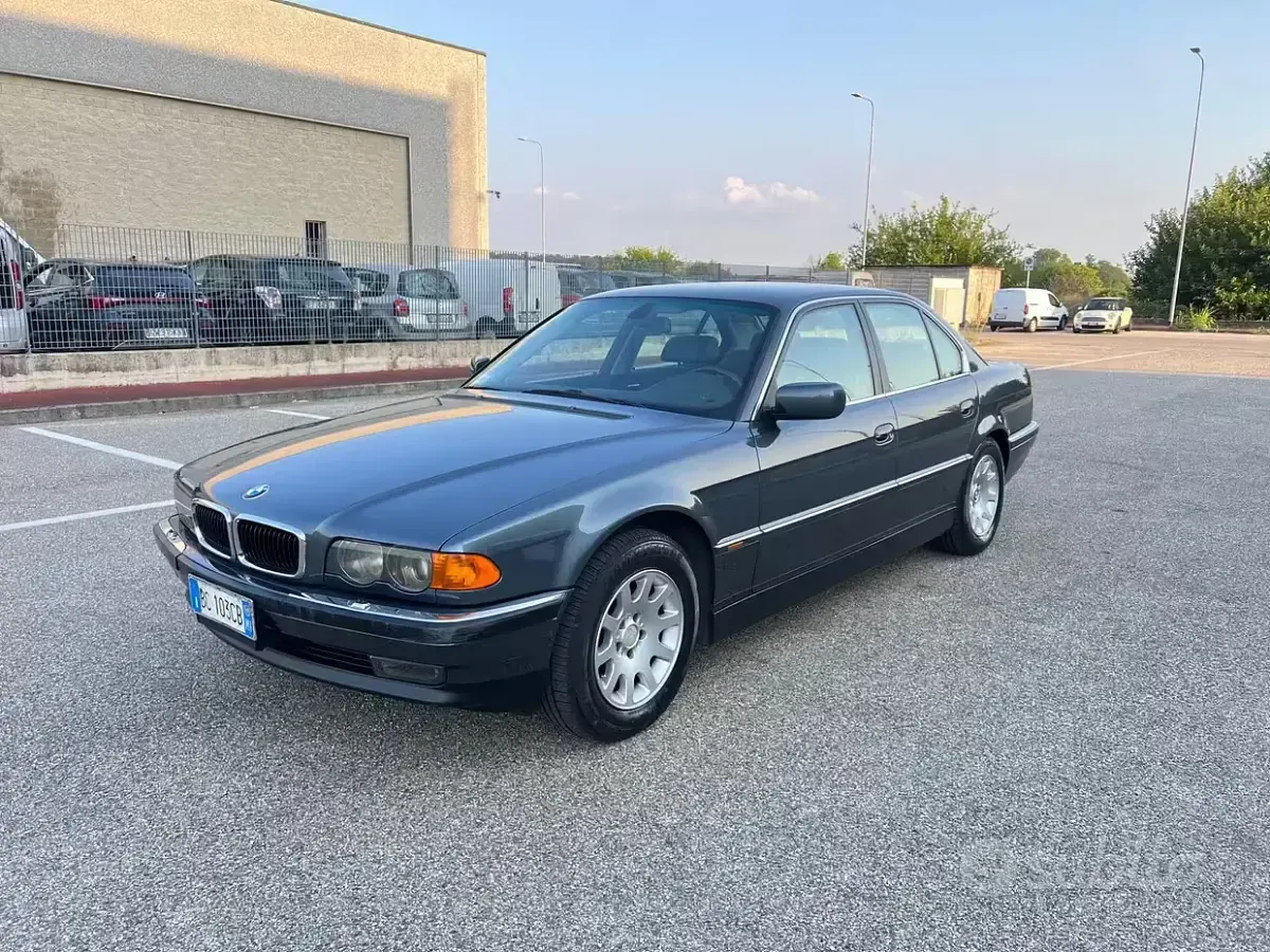 Usata BMW 735 238 CV (175 kW) 1999 Grigio Berlina