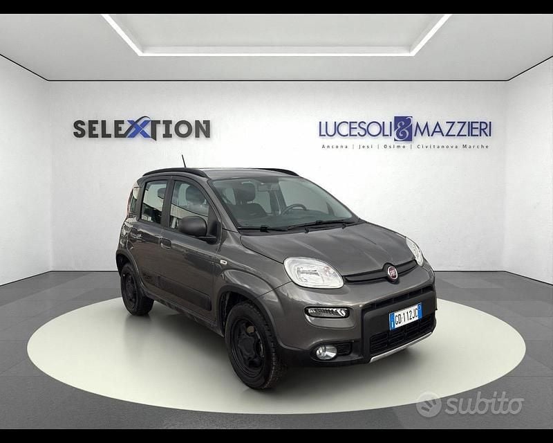 Usata Fiat Panda 4x4 S 84 CV (61 kW) 2021 Grigio Utilitaria