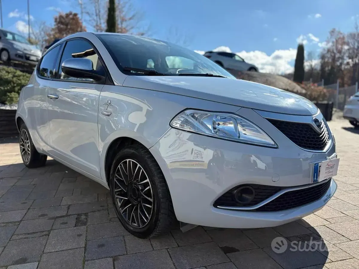 Usata Lancia Ypsilon S 95 CV (69 kW) 2017 Grigio Utilitaria