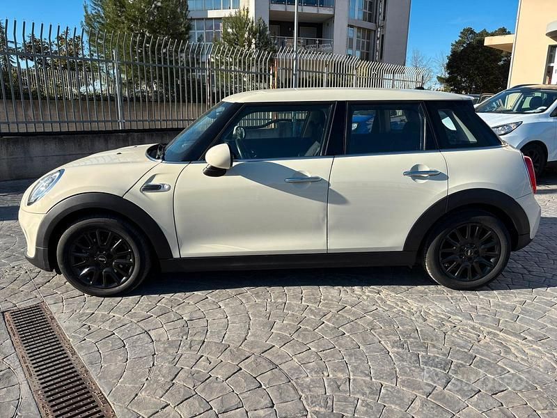 Usata Mini One D Hype 95 CV (69 kW) 2018 Beige Utilitaria