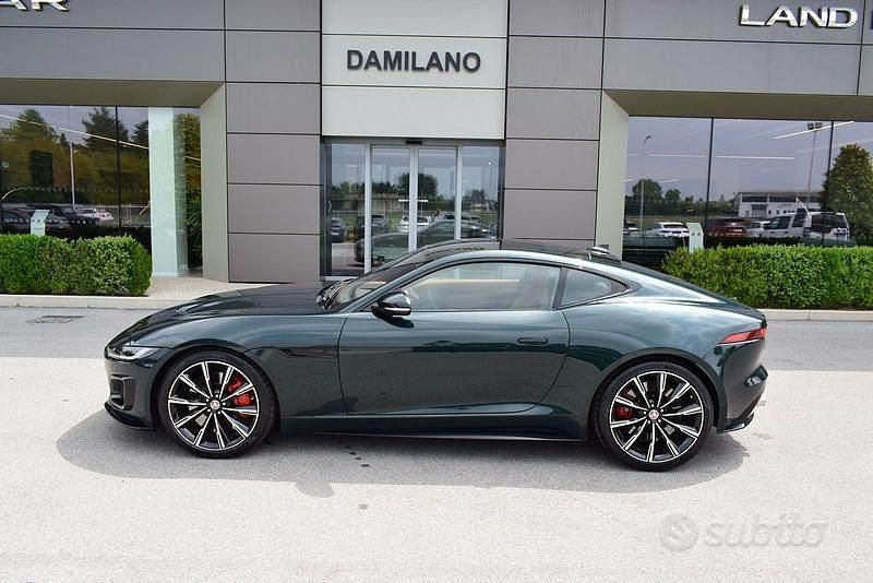 Usata Jaguar F-Type R 575 CV (422 kW) 2022 Verde Coupé