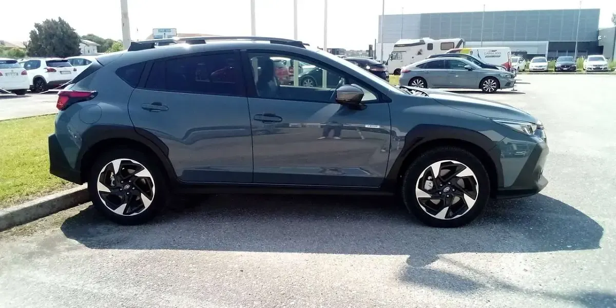 Usata Subaru Crosstrek Premium 136 CV (100 kW) 2024 Grigio SUV
