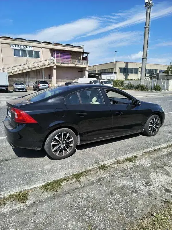 Usata Volvo S60 120 CV (88 kW) 2017 Nero Berlina
