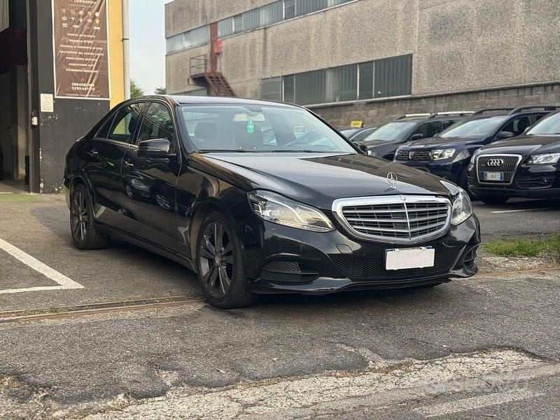 Gebraucht Mercedes E200 Executive 135 PS (99 kW) 2015 Schwarz Limousine
