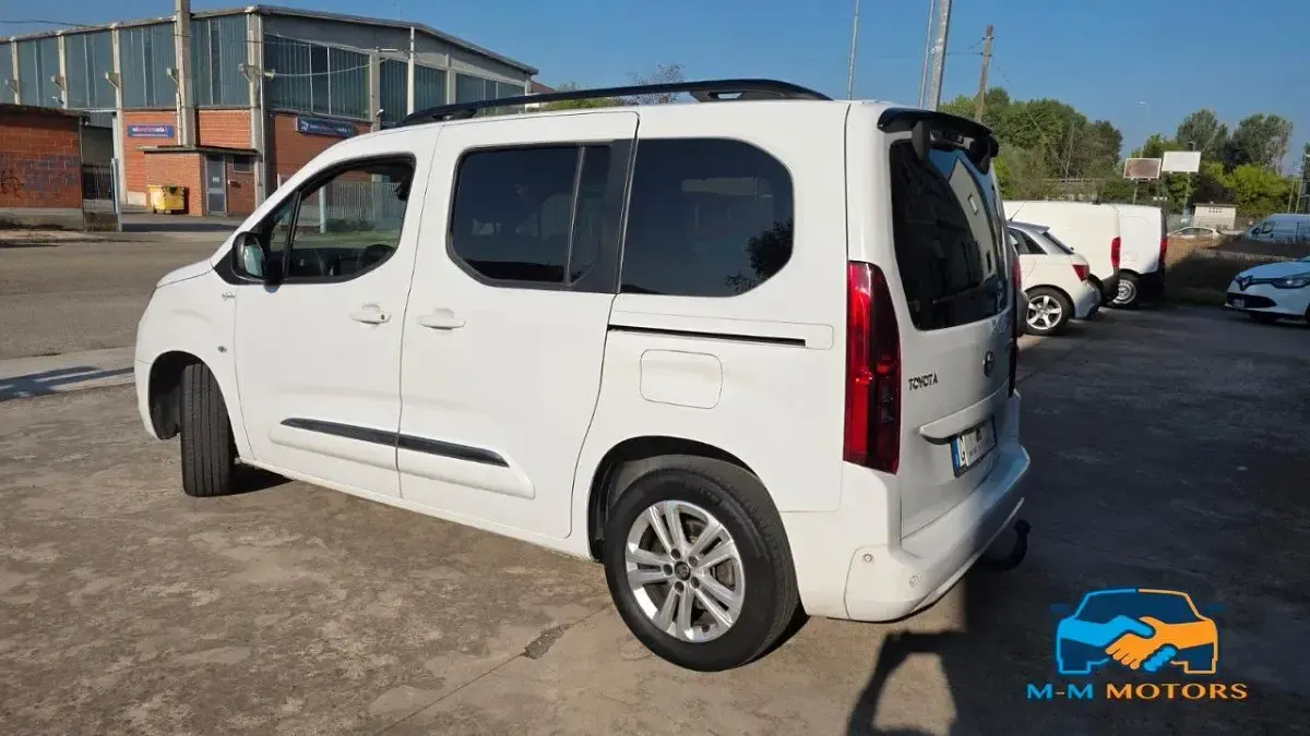 Usata Toyota Proace Verso City 110 CV (80 kW) 2023 Bianco Station wagon