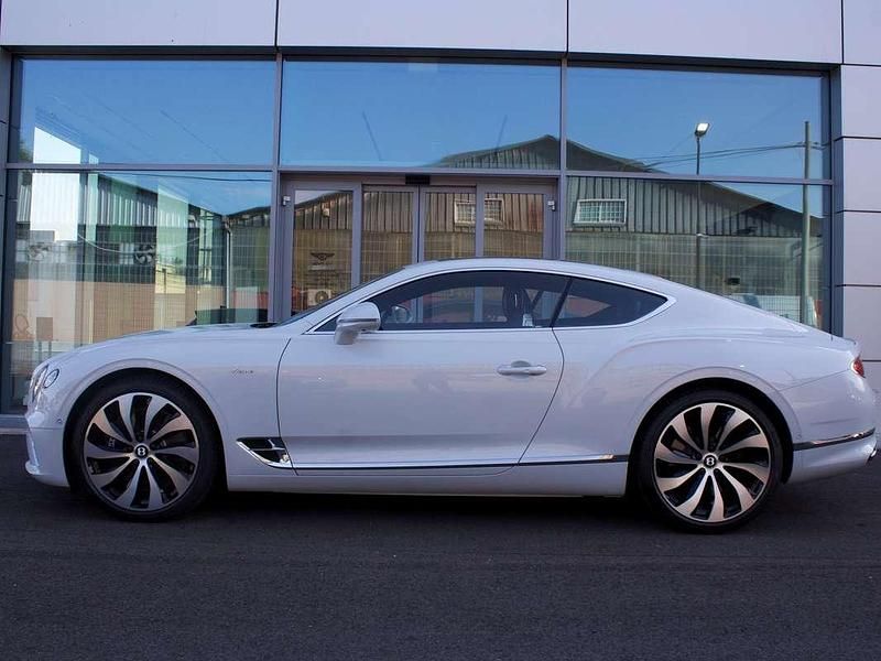 Nuova Bentley Continental GT 549 CV (403 kW) 2025 Bianco Coupé