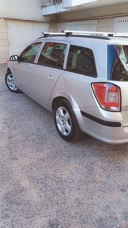 Usata Opel Astra Club 105 CV (77 kW) 2007 Argento Station wagon