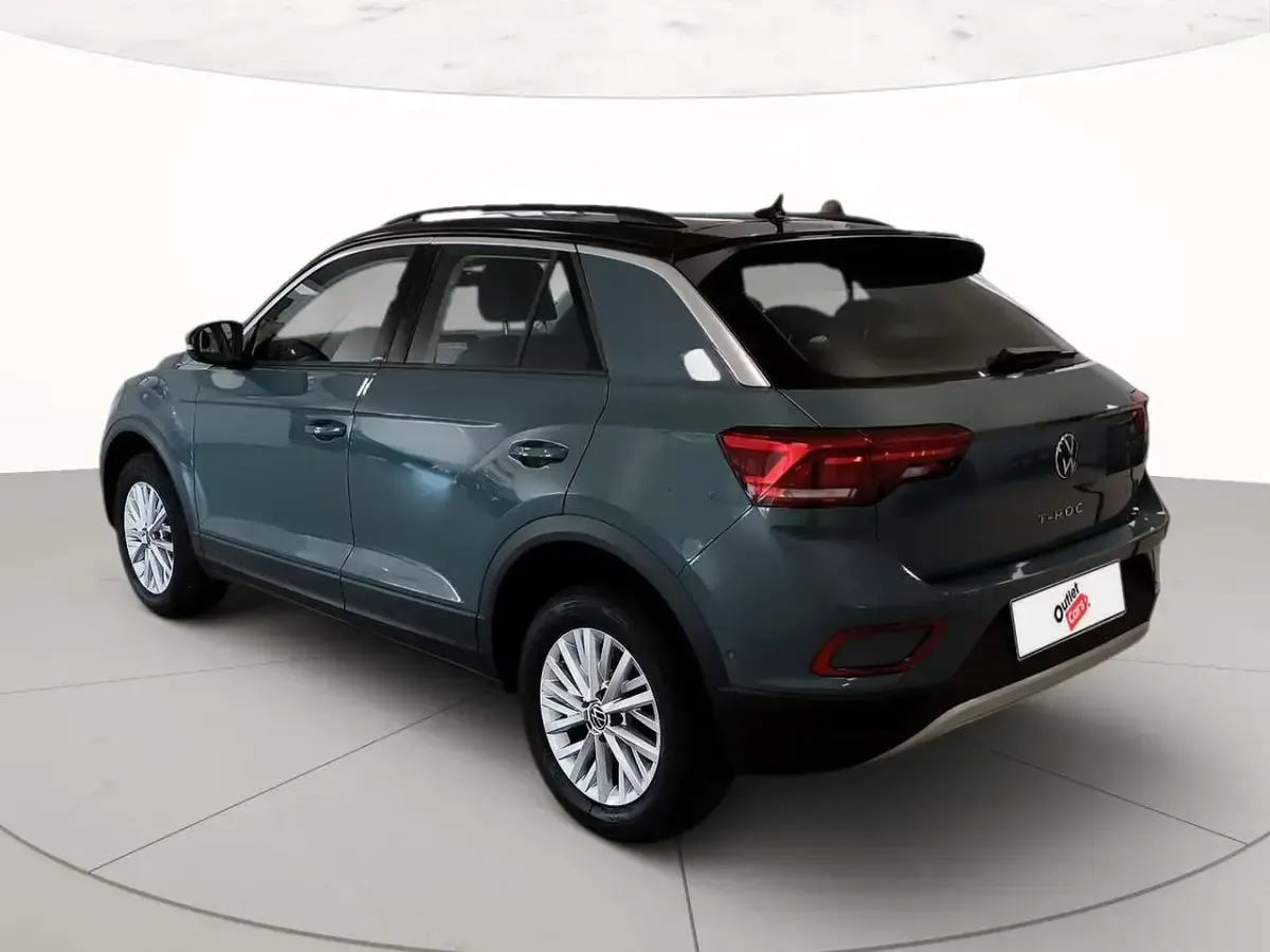 Usata VW T-Roc Life 116 CV (85 kW) 2025 Petroleum blue metallizzato nero SUV