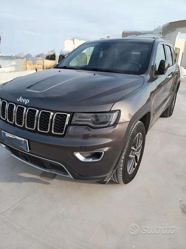 Usata Jeep Grand Cherokee 240 CV (176 kW) 2020 Grigio SUV