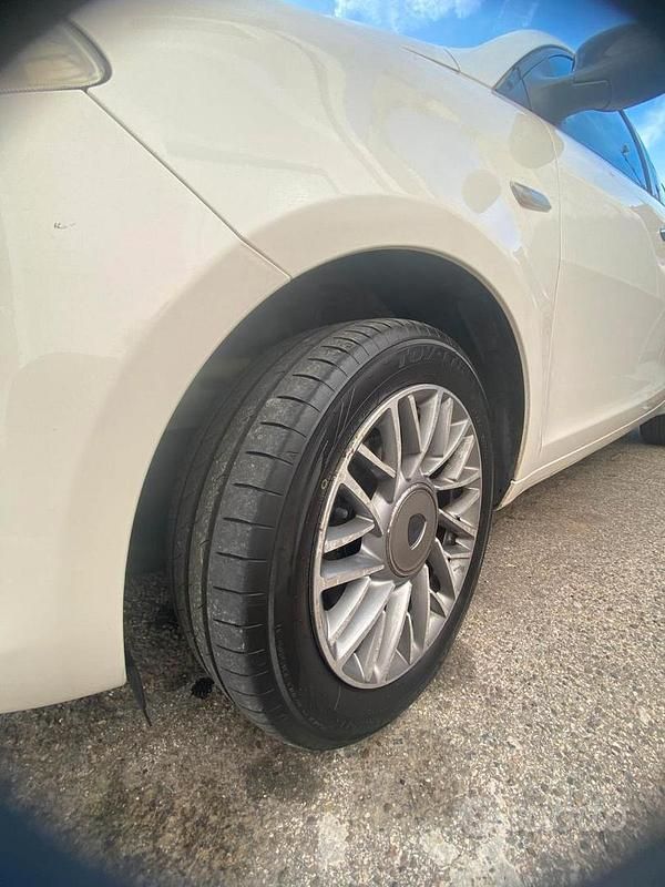 Usata Lancia Ypsilon 95 CV (69 kW) 2012 Bianco Utilitaria