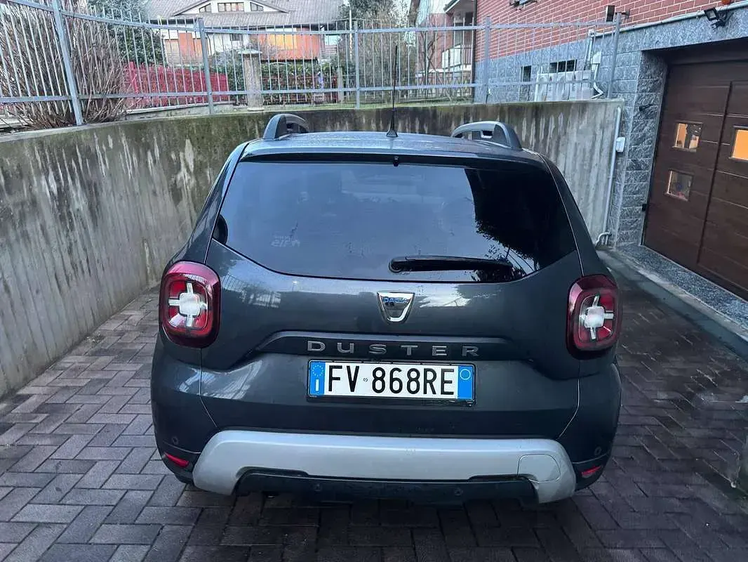 Usata Dacia Duster Prestige 114 CV (83 kW) 2019 Grigio SUV