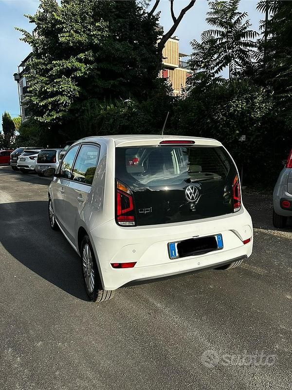 Usata VW up! 60 CV (44 kW) 2021 Bianco Utilitaria