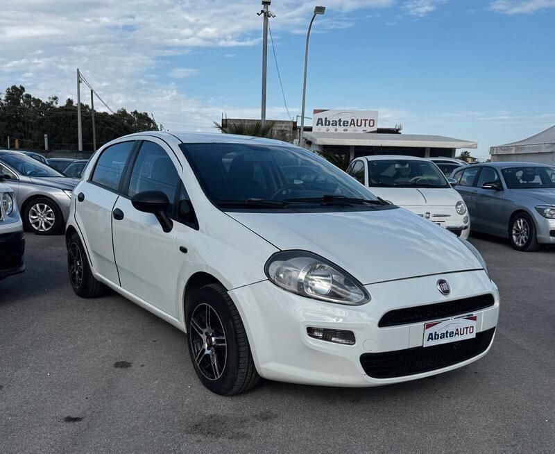 Bianco Usata 2013 Fiat Punto Lounge Due volumi | 4500 € (Buon prezzo) - Immagine 1/4