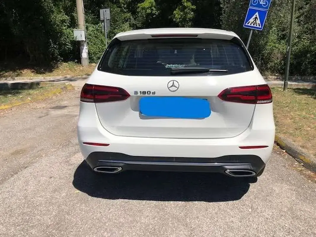 Usata Mercedes B180 116 CV (85 kW) 2020 Bianco Utilitaria