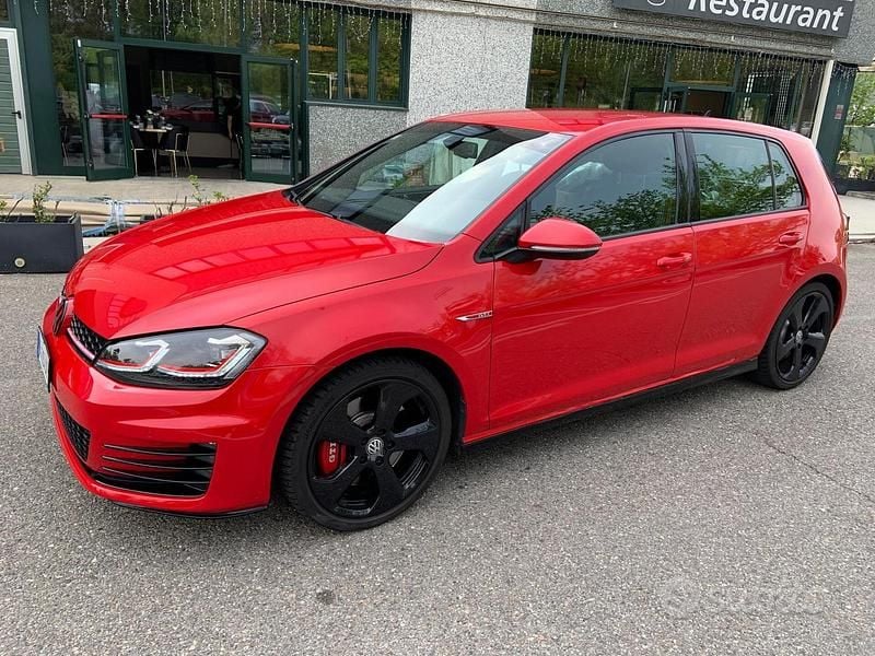 Używany VW Golf VII GTI 230 KM (169 kW) 2015 Czerwony Sedan/Limuzyna