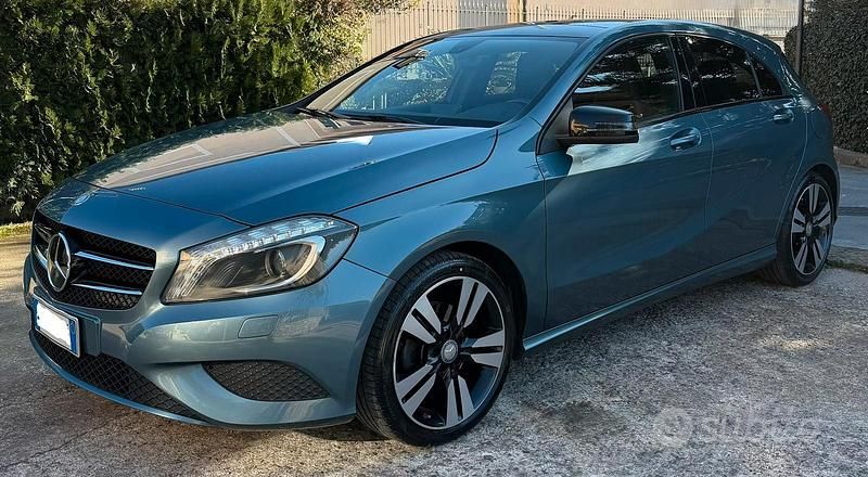 Grigio Usata 2015 Mercedes A200 Edition Berlina | 11.990 € (Cara) - Immagine 1/4