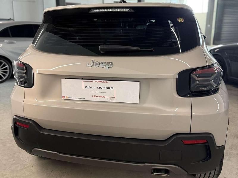 Usata Jeep Avenger Longitude 101 CV (74 kW) 2023 Sand dune / beige sabbia SUV
