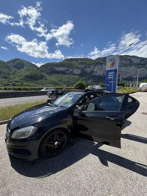 Usata Mercedes A180 Premium 109 CV (80 kW) 2015 Utilitaria