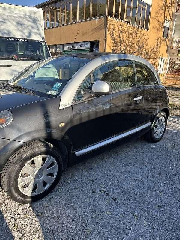 Usata Citroën C3 Pluriel Charleston 68 CV (50 kW) 2010 Nero Cabrio