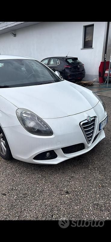 Usata Alfa Romeo Giulietta Progression 105 CV (77 kW) 2011 Bianco Berlina