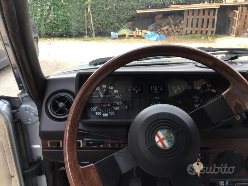 Usata Alfa Romeo Alfetta 135 CV (99 kW) 1982 Grigio Berlina