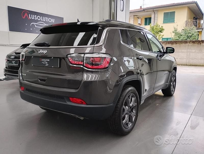 Usata Jeep Compass Opening Edition 140 CV (102 kW) 2017 Grigio SUV