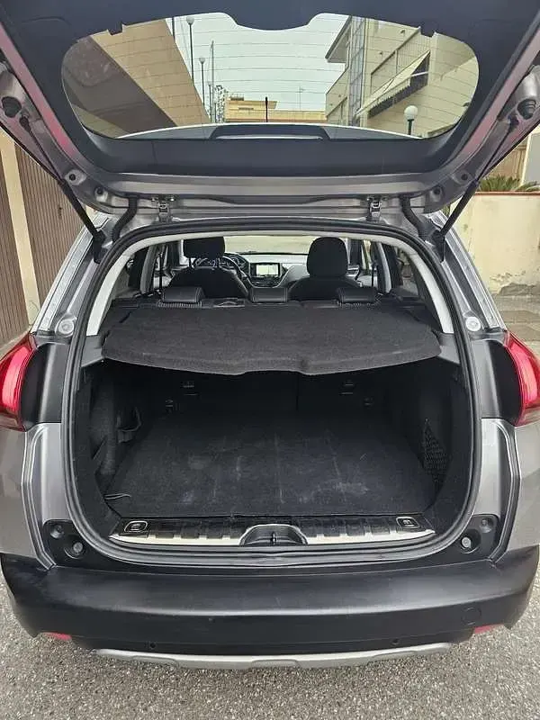 Usata Peugeot 2008 Allure 102 CV (75 kW) 2019 SUV