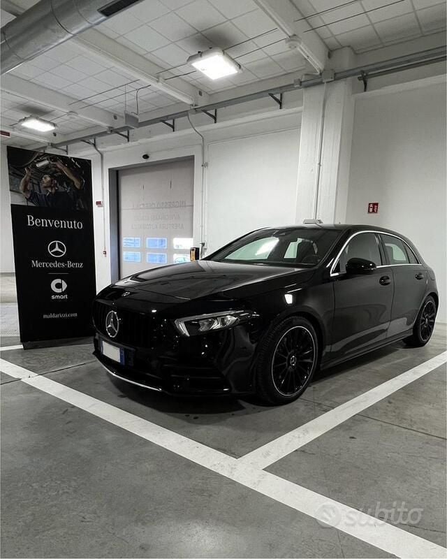 Usata Mercedes A180 AMG line 116 CV (85 kW) 2019 Nero Berlina