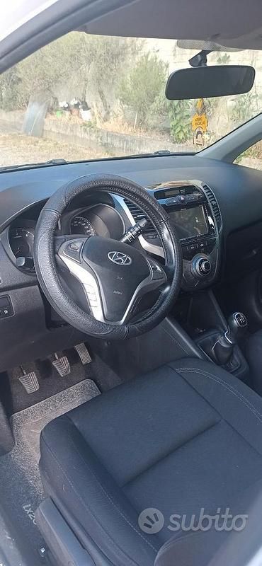 Usata Hyundai ix20 90 CV (66 kW) 2017 Bianco Utilitaria