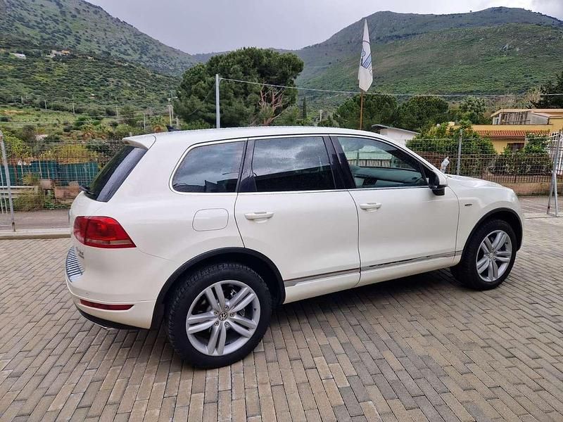 Usata VW Touareg Executive 245 CV (180 kW) 2012 Bianco SUV