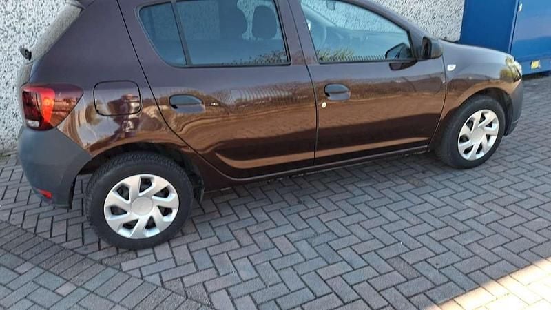 Usata Dacia Sandero 73 CV (53 kW) 2017 Marrone Berlina