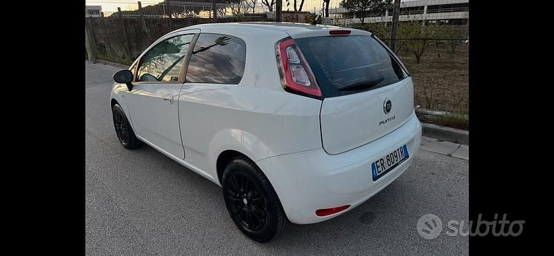Usata Fiat Punto Sport 95 CV (69 kW) 2013 Bianco Utilitaria