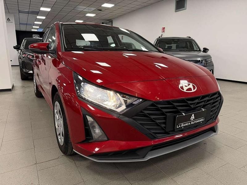 Usata Hyundai i20 84 CV (61 kW) 2023 Rosso Utilitaria
