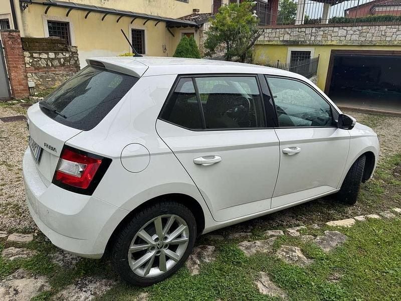 Usata Skoda Fabia Ambition 90 CV (66 kW) 2018 Bianco Berlina